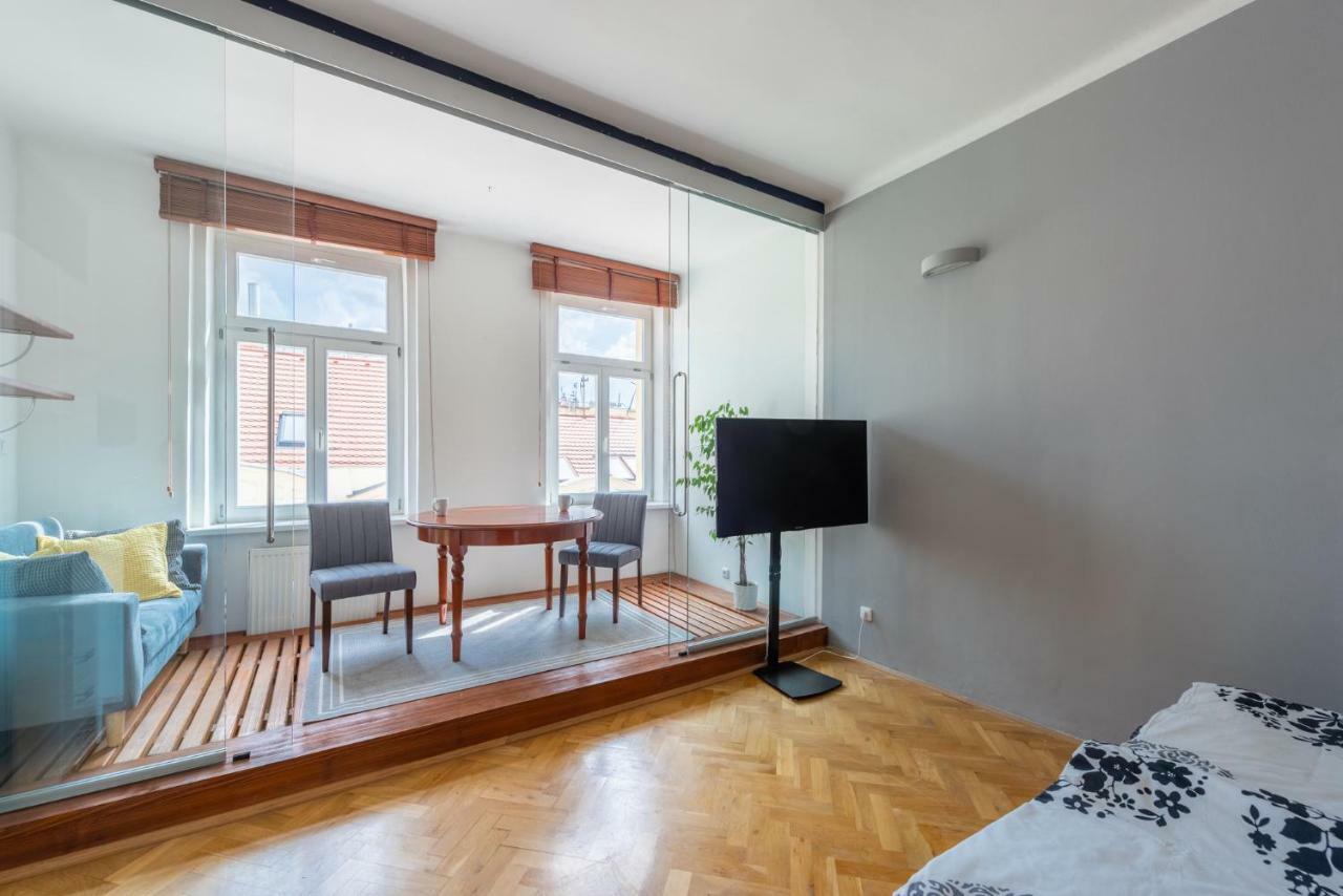 Modern Apartment Few Steps From Centre Prague Exterior photo